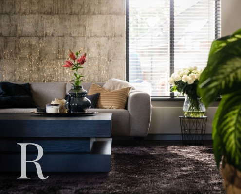 Cinewall en salontafel in Nuenen van Relaxury