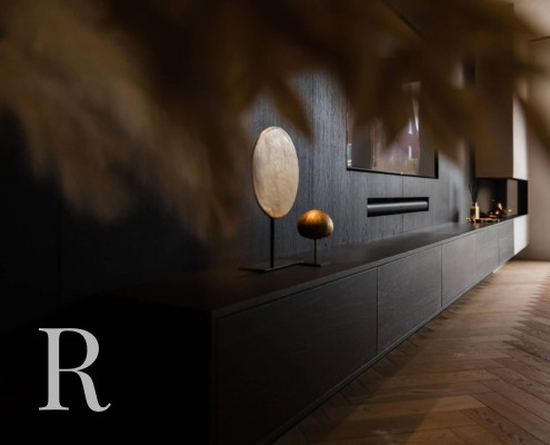 Project van Relaxury in Zevenhuizen met zwarte cinewall en soundbar