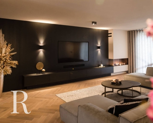 Project van Relaxury in Zevenhuizen met zwarte cinewall en soundbar