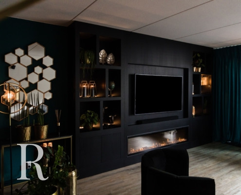 Relaxury in Wageningen voor cinewall met sfeerhaard, flatscreen en verlichting