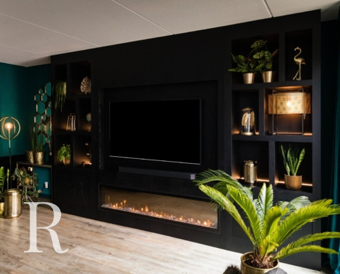 Relaxury in Wageningen voor cinewall met sfeerhaard, flatscreen en verlichting