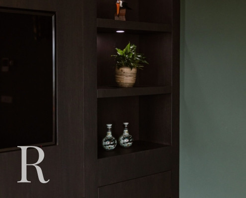 Zwarte cinewall met accessoires