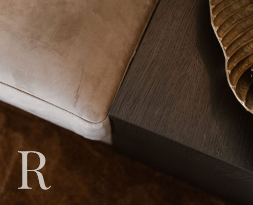 Luxe bank en salontafel detail