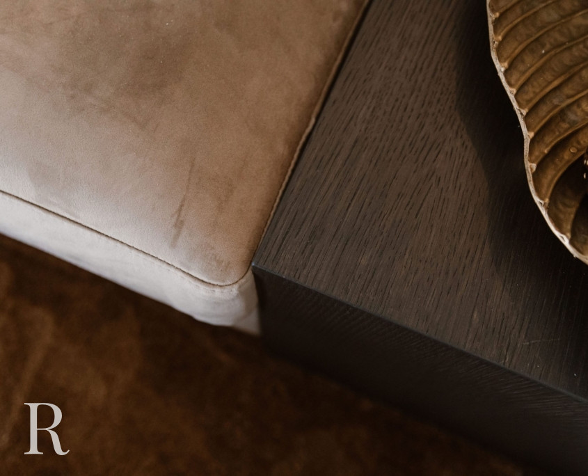 Luxe bank en salontafel detail