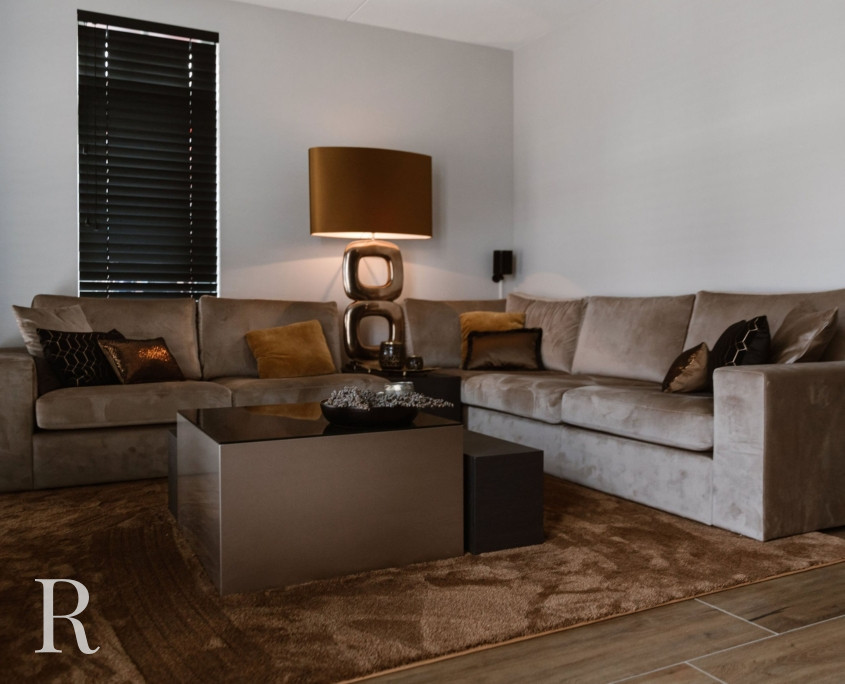 Luxe bank met accessoires