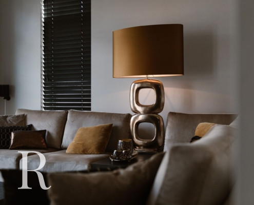 Luxe bank met accessoires