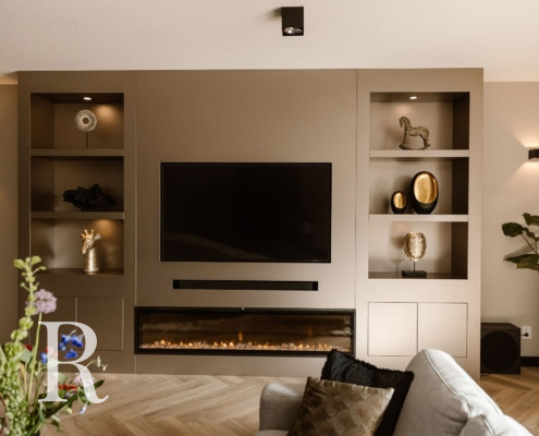 Taupe cinewall van Relaxury in Badhoeverdorp
