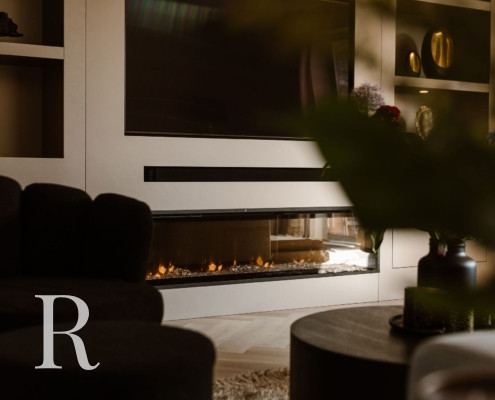 Taupe cinewall van Relaxury in Badhoeverdorp