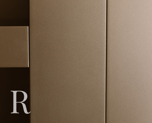 Taupe cinewall van Relaxury in Badhoeverdorp