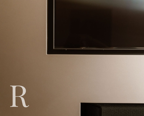 Taupe cinewall van Relaxury in Badhoeverdorp