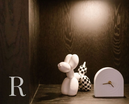 Zwarte cinewall met accessoires