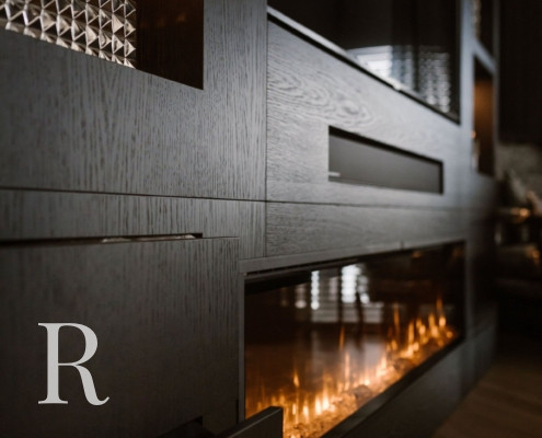 Zwarte cinewall met sfeerhaard