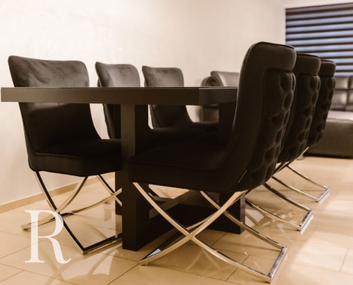 Eettafel met stoelen