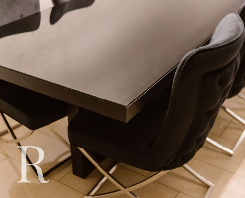 Eettafel met stoelen