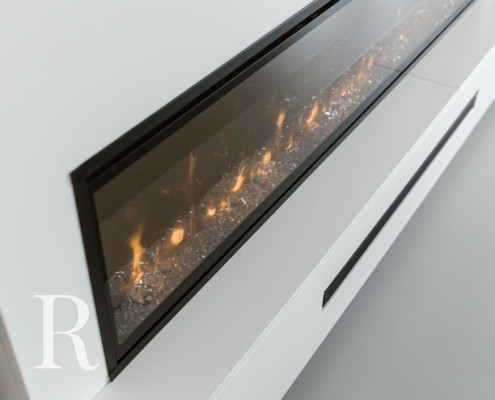 Witte cinewall met sfeerhaard