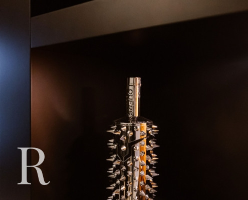 Zwarte cinewall met accessoires