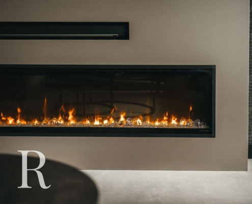 Taupe cinewall met sfeerhaard