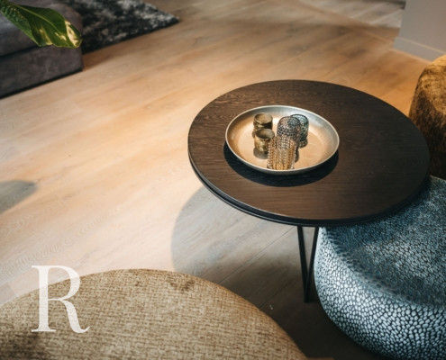 Zwarte cinewall met opbergruimte