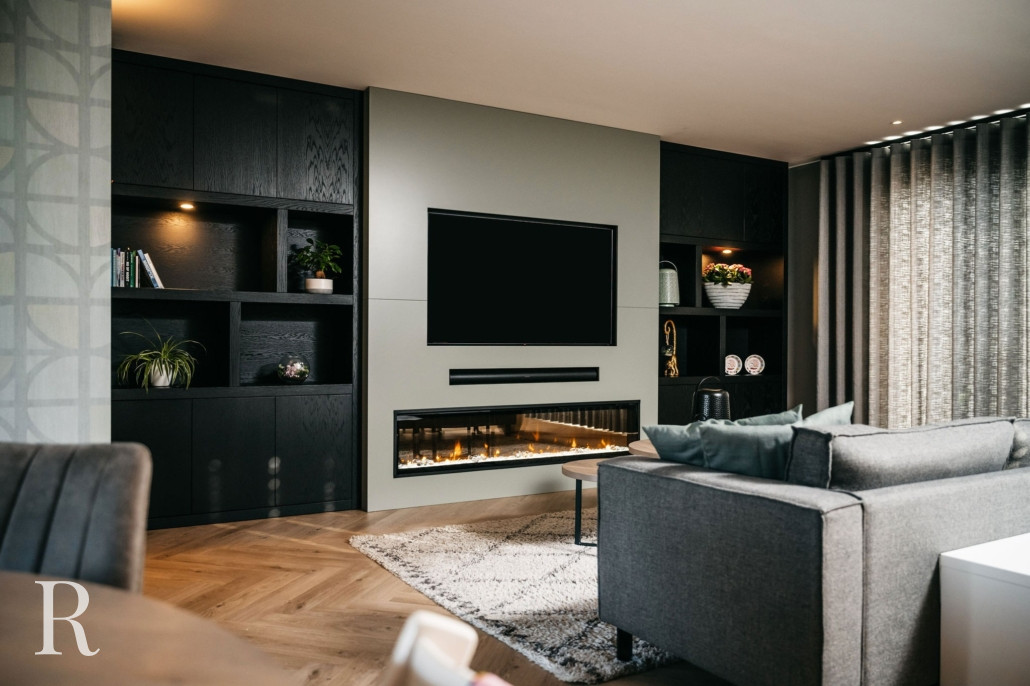 Zwart-witte cinewall met sfeerhaard