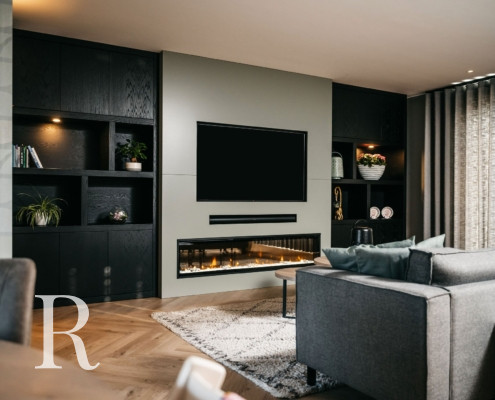 Zwart-witte cinewall met sfeerhaard