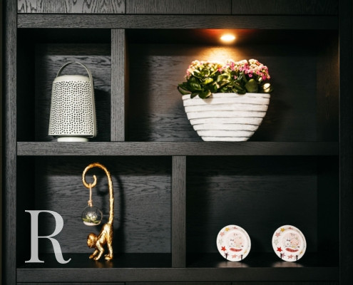 Zwart-witte cinewall met sfeerhaard