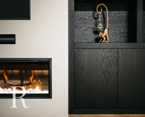 Zwart-witte cinewall met sfeerhaard