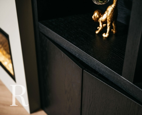 Zwart-witte cinewall met sfeerhaard