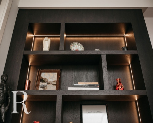 Zwarte cinewall met sfeerhaard