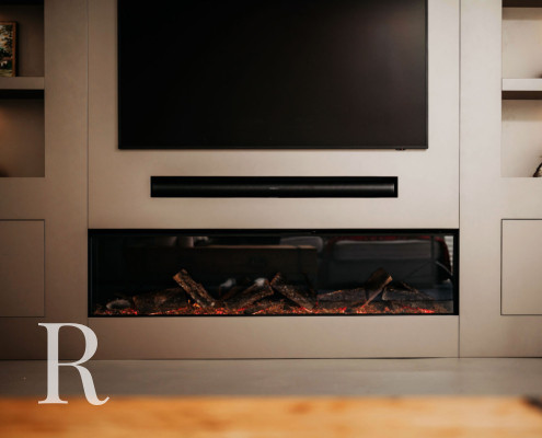 Taupe cinewall met sfeerhaard