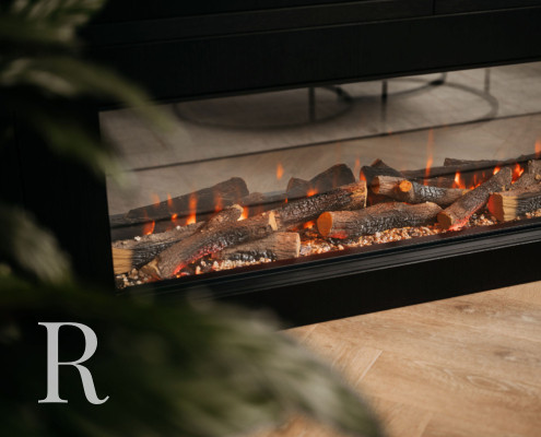 Zwarte cinewall met sfeerhaard Zwarte cinewall met sfeerhaard