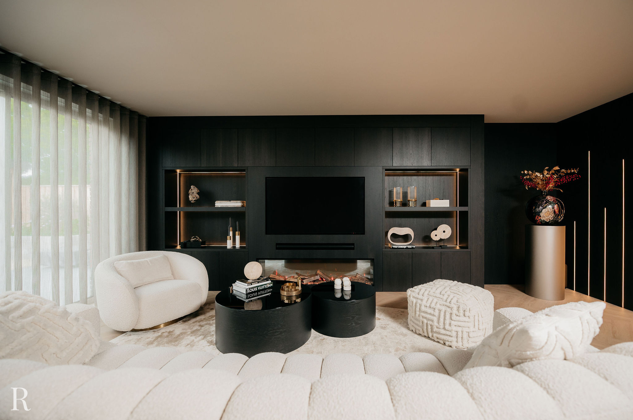 Cinewall met sfeerhaard - Schalkwijk Cinewall met sfeerhaard - Schalkwijk